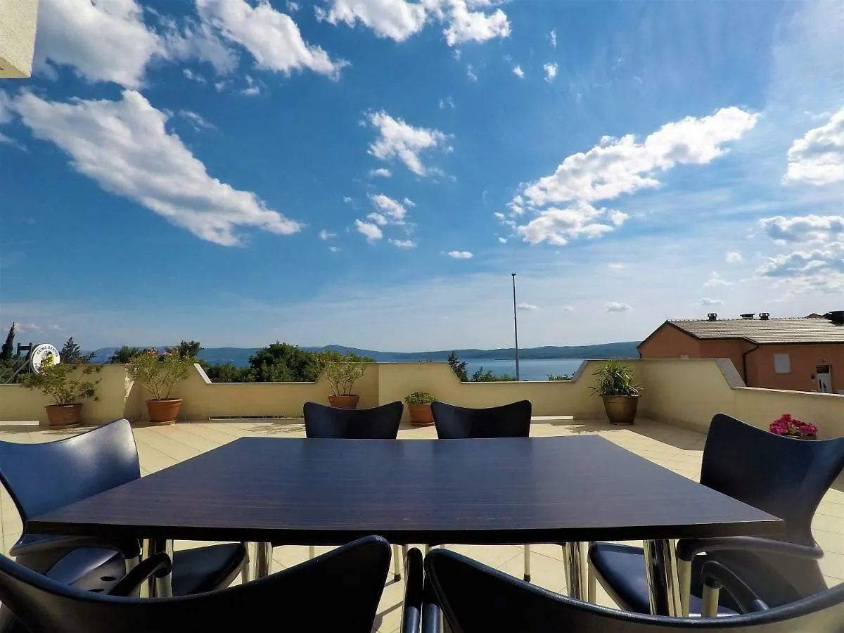 Apartments Hrusta Crikvenica 0*,